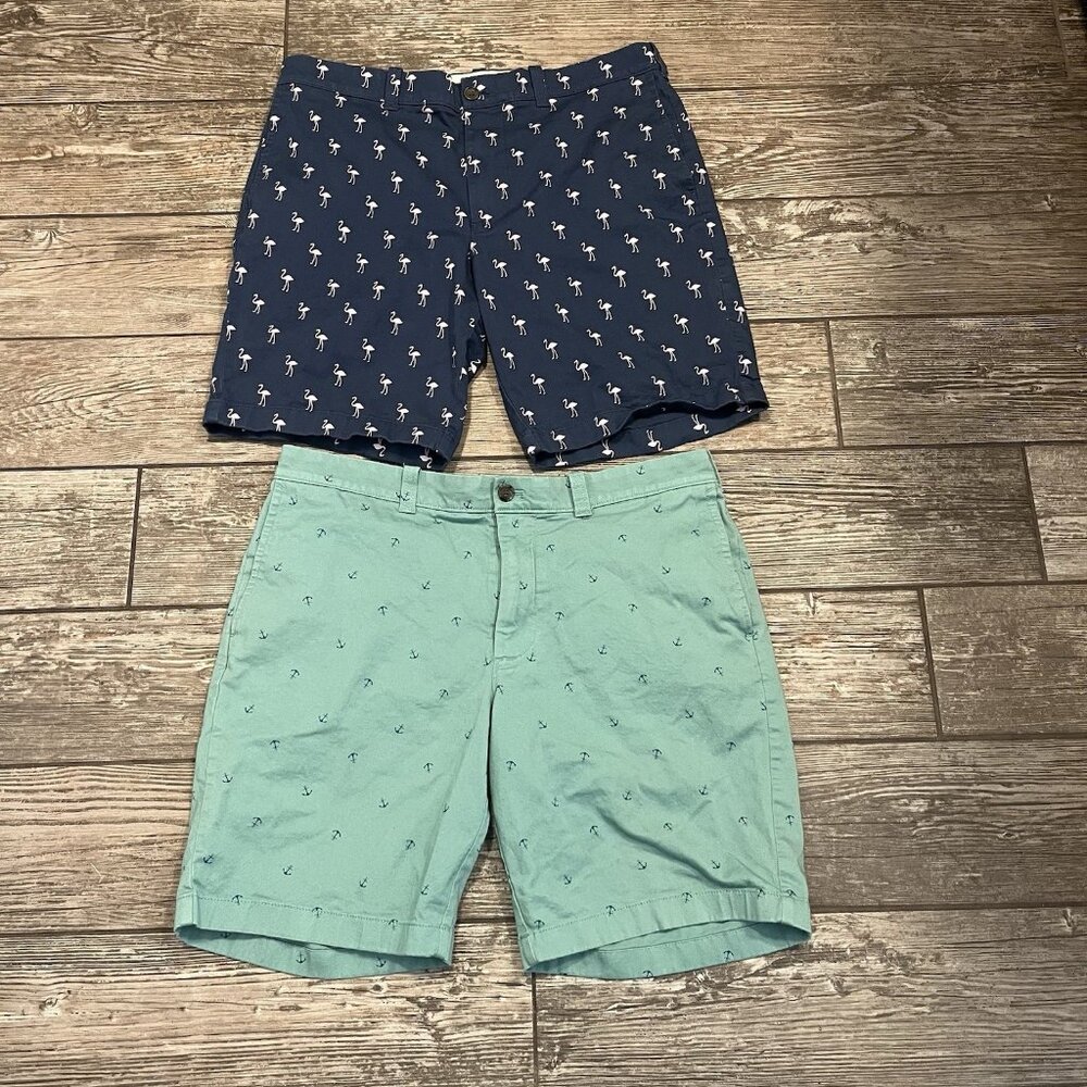 J Crew Shorts 9" Inseam Mens 34 Shorts Lot of 2  Nautical Anchors Flamingo Beach